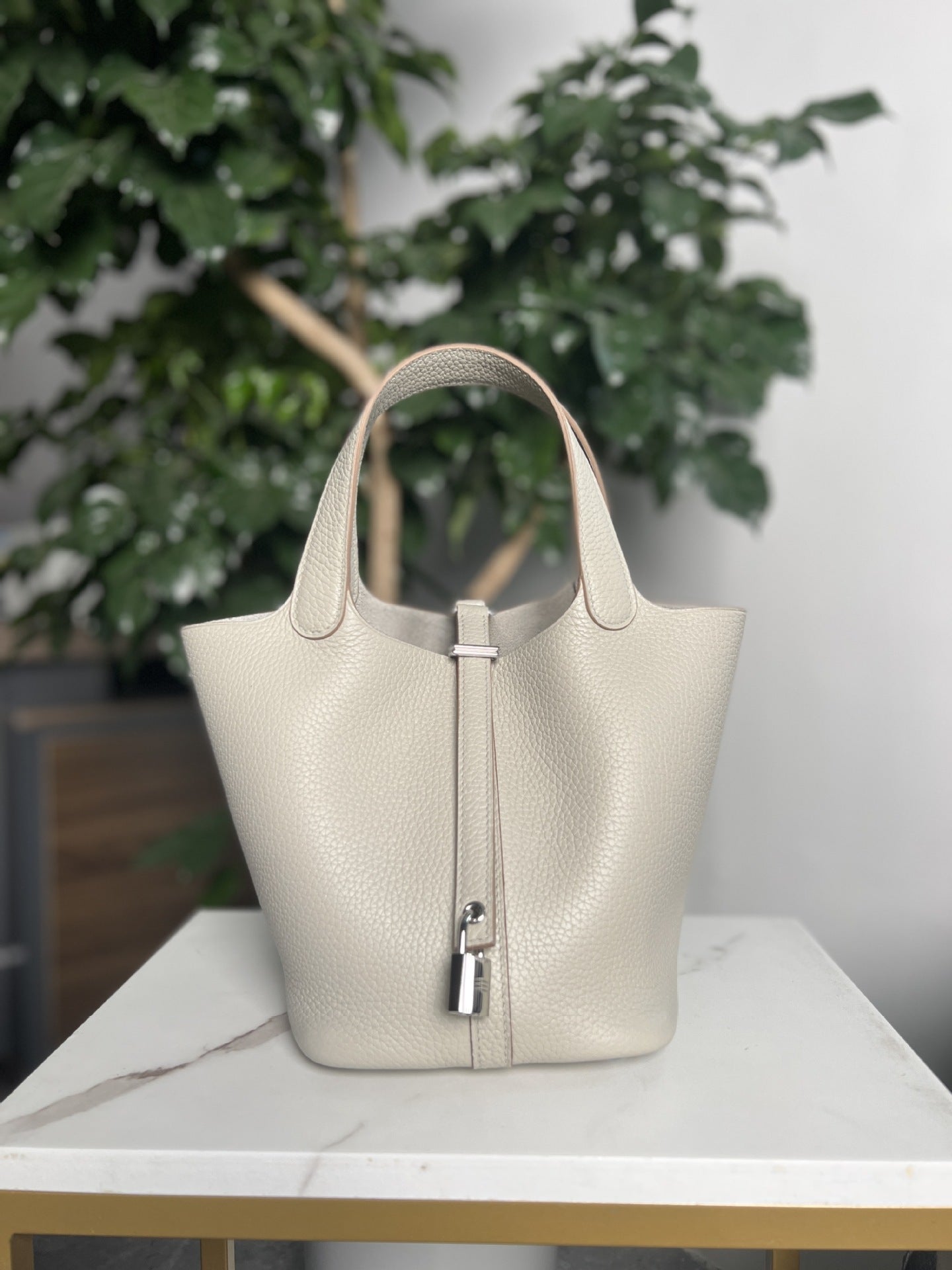 milkshake silver buckle fanlosn leather bucket bag,women,front