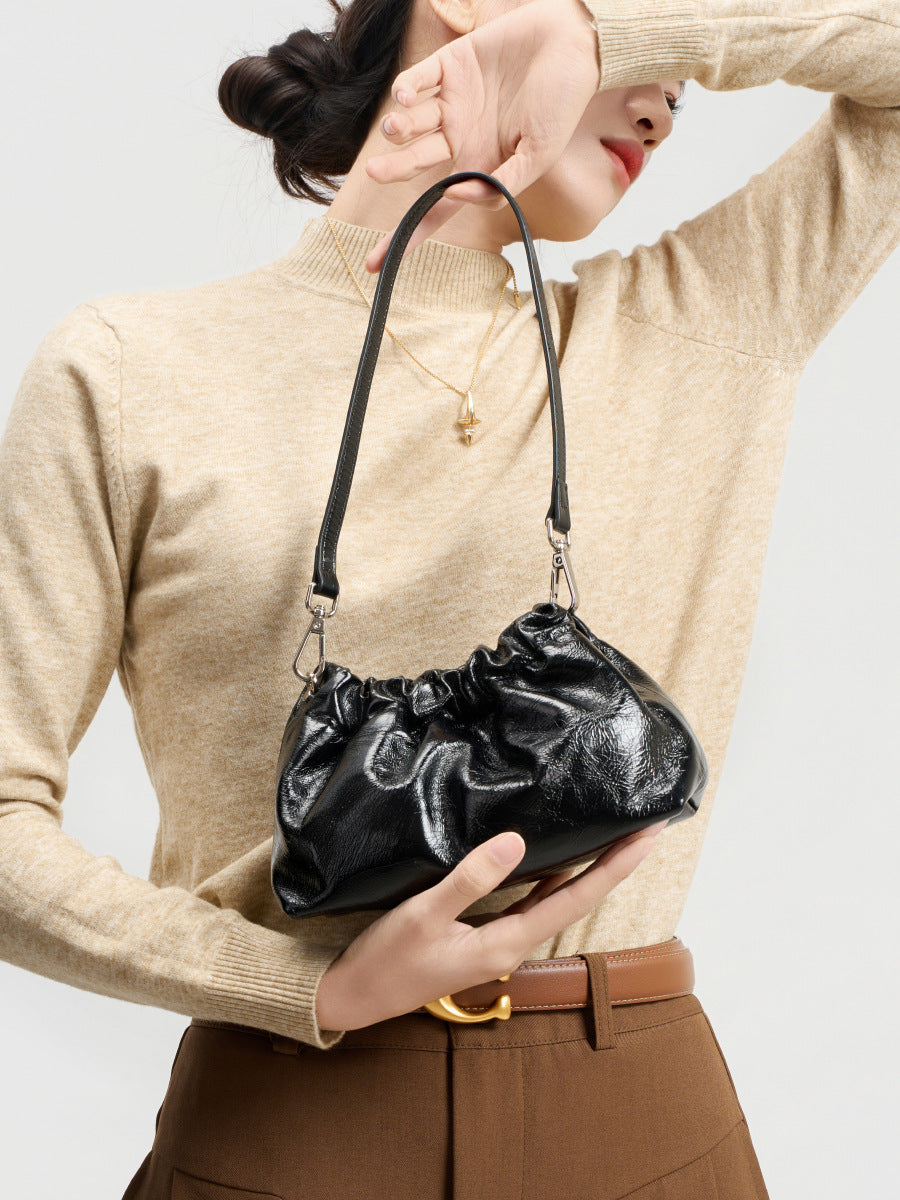 black fanlosn oil wax leather cloud bag women,custom,model display