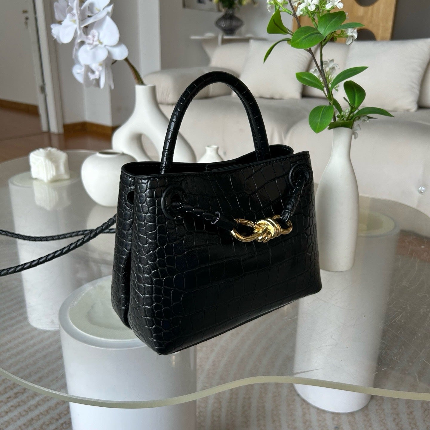 black leather crocodile handbag,women,side
