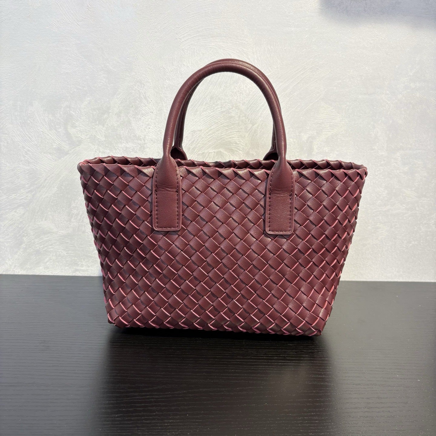 burgundy fanlosn woven leather handbag,women,front
