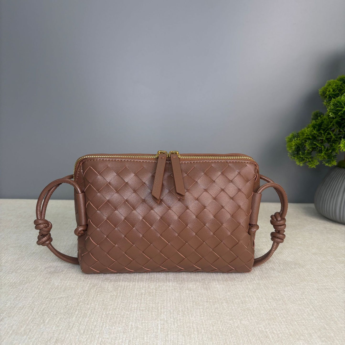 big brown fanlosn leather small square shoulder bag,women,front