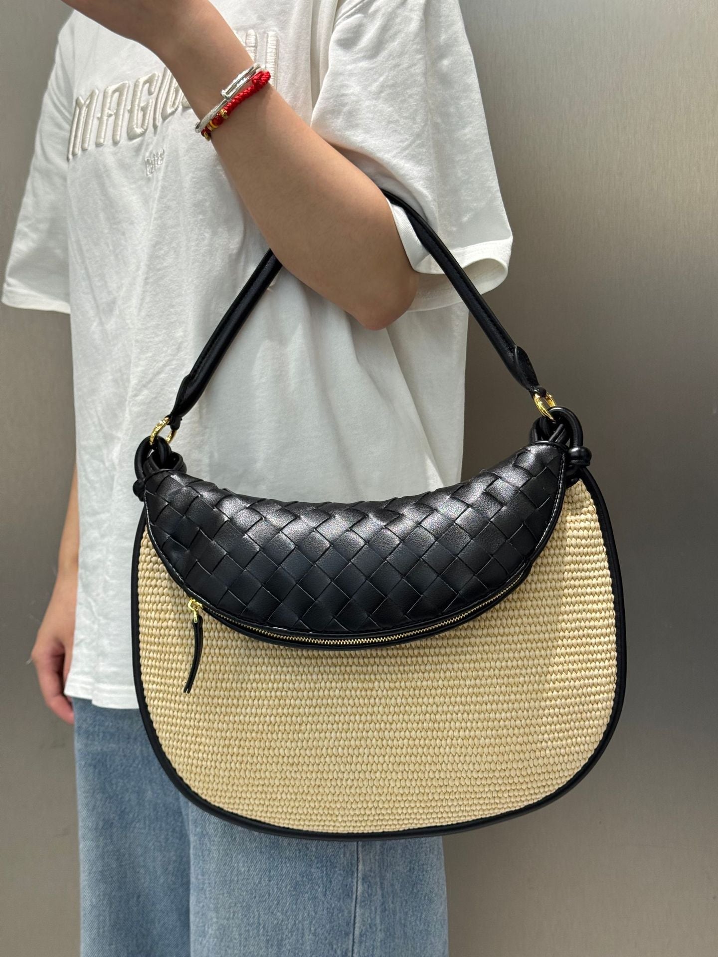 black raffia underarm bag,women,model display