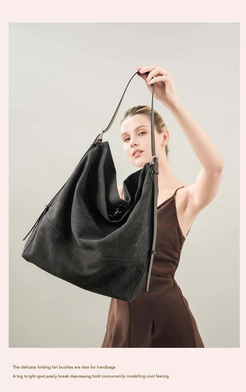 black canvas underarm tote bag,women,model display 02