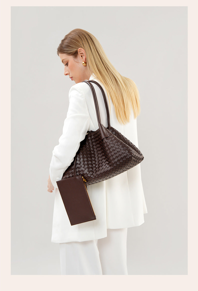 brown big size woven leather tote bag,women,model display 03